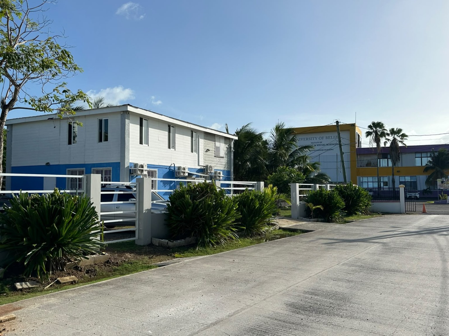 Innova Dental Care clinic exterior in West Landivar